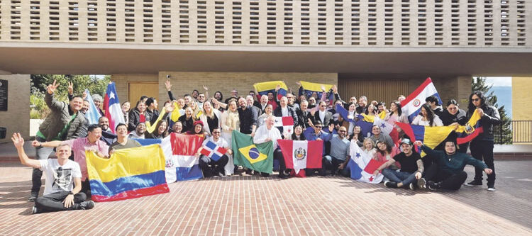 Voces que evangelizan afinan su noble misión