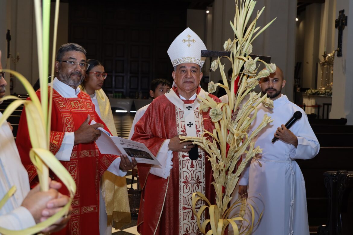 Domingo de Ramos: Mons. José Domingo Ulloa invita a vivir una Semana Santa con sentido y conversión