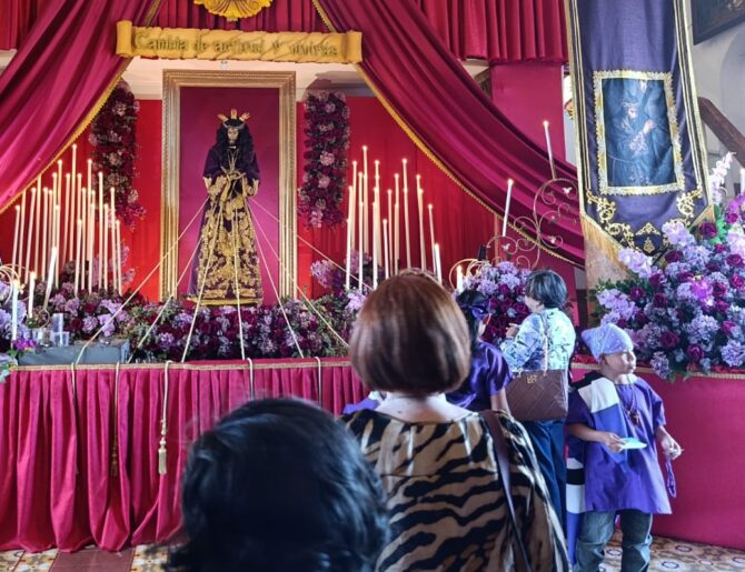 Los peregrinos del Nazareno, una larga caminata abrazada por la fe