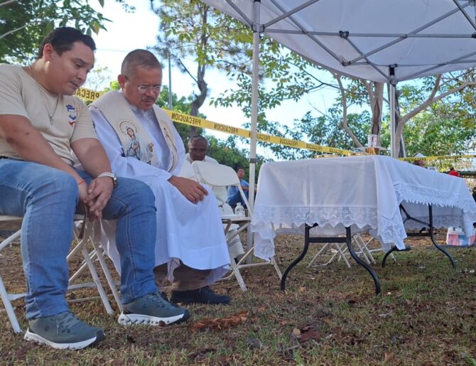 Jornada de confesión acerca a los fieles a la misericordia de Dios