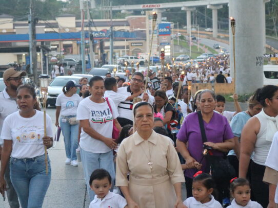 Hogar San José de Malambo celebró sus 136 años con tradicional desfile de antorchas