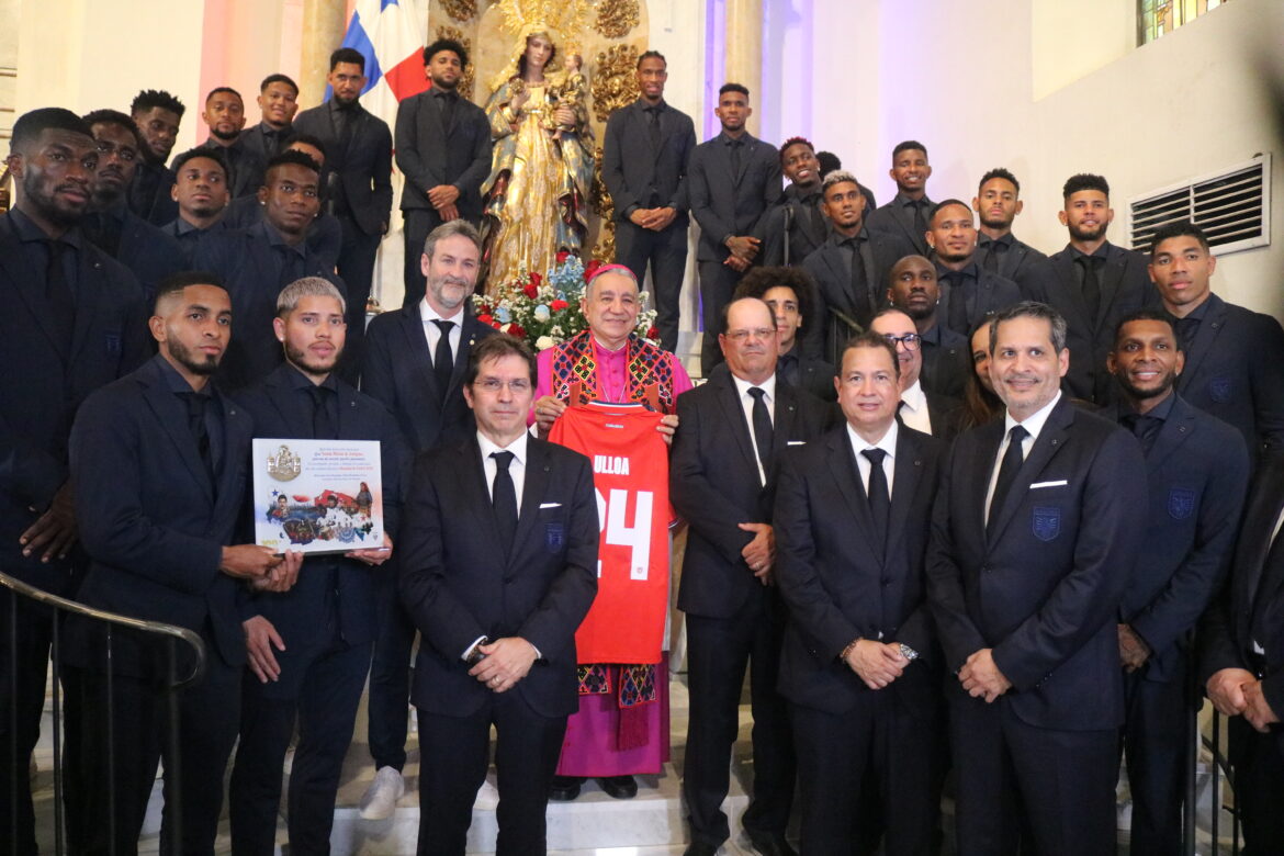 Selección de Panamá recibe bendición histórica en la Catedral Metropolitana