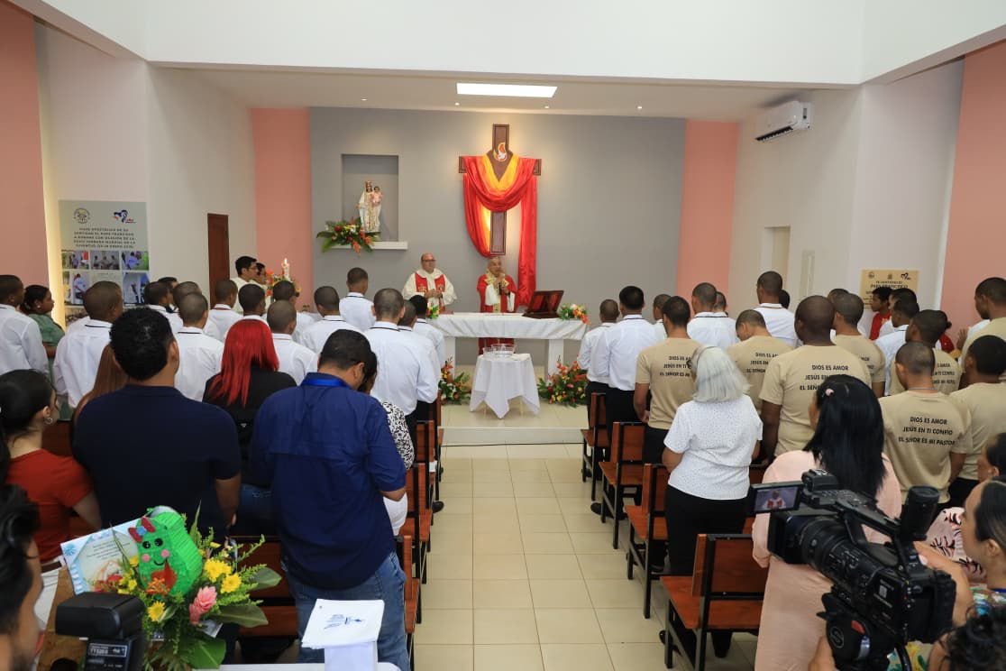 27 jóvenes reciben sacramentos en el Centro de Cumplimiento de Las Garzas