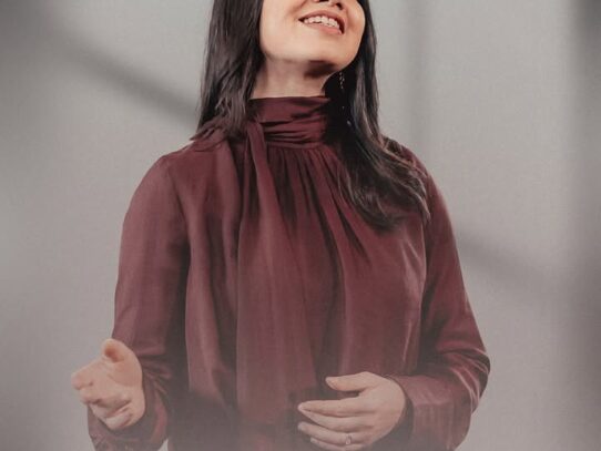 DESPUÉS DE CINCO AÑOS DE AUSENCIA, CELINÉS REGRESA A LA MÚSICA