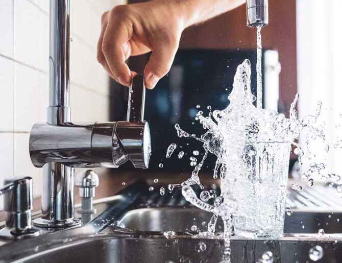 La calidad del agua se origina mucho antes de llegar al grifo