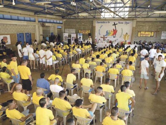 Iglesia pide garantizar dignidad y derechos a privados de libertad