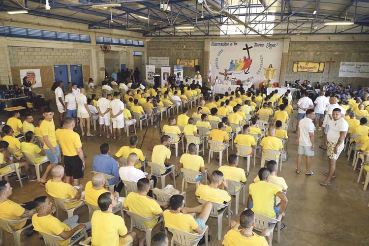 Iglesia pide garantizar dignidad y derechos a privados de libertad