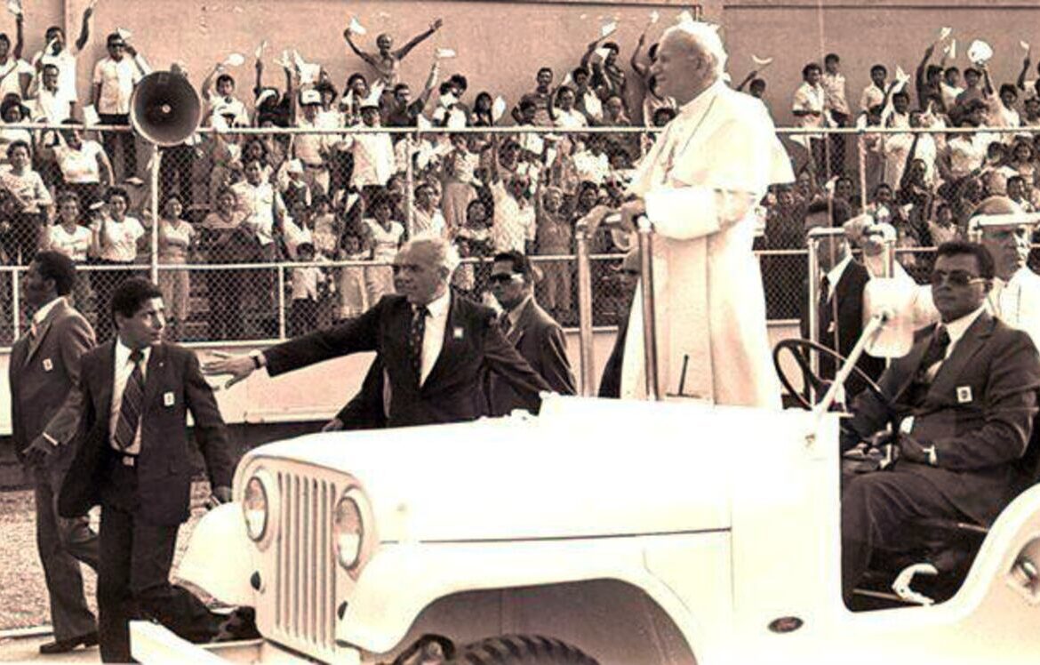 El Papa que caminó junto a los jóvenes