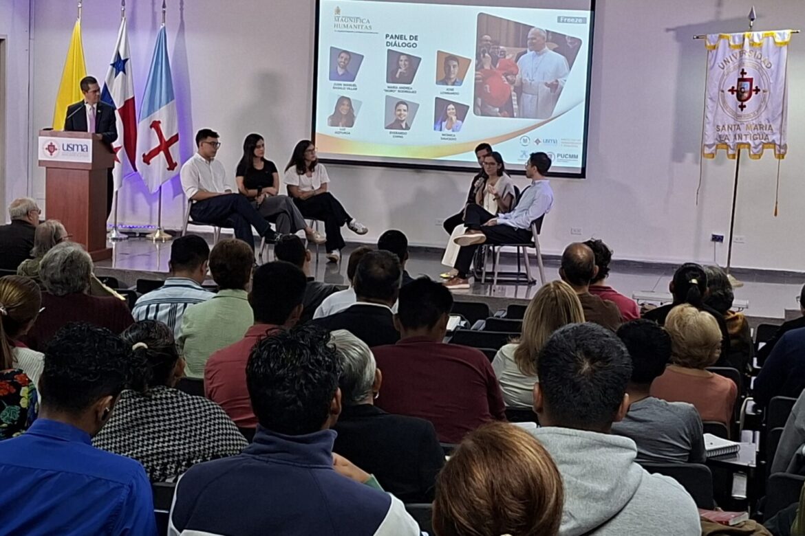 Jóvenes asumen el compromiso de construir una cultura digital más humana