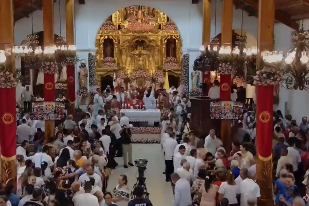 Santa Librada reúne a miles de fieles en Las Tablas