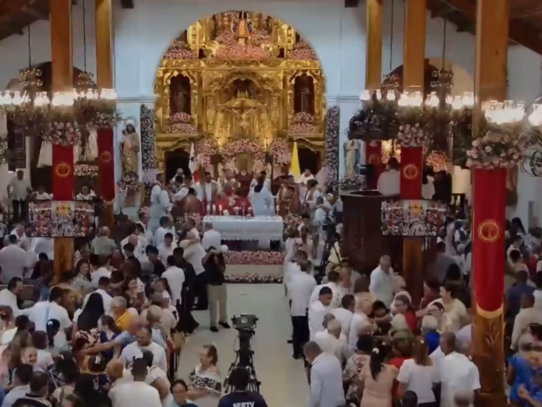 Santa Librada reúne a miles de fieles en Las Tablas