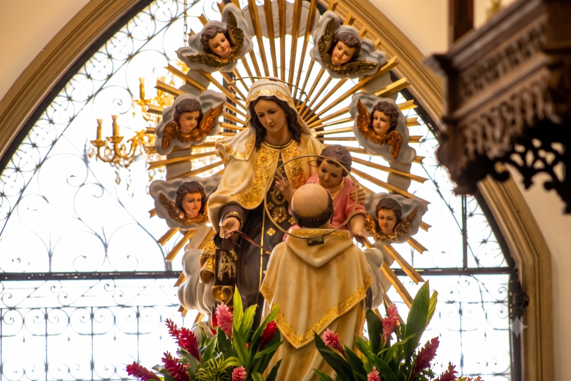 La Virgen del Carmen: una madre que guía a los fieles hacia Cristo