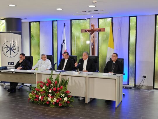 Obispos de Panamá llaman al reencuentro nacional y convocan a la solidaridad con Venezuela