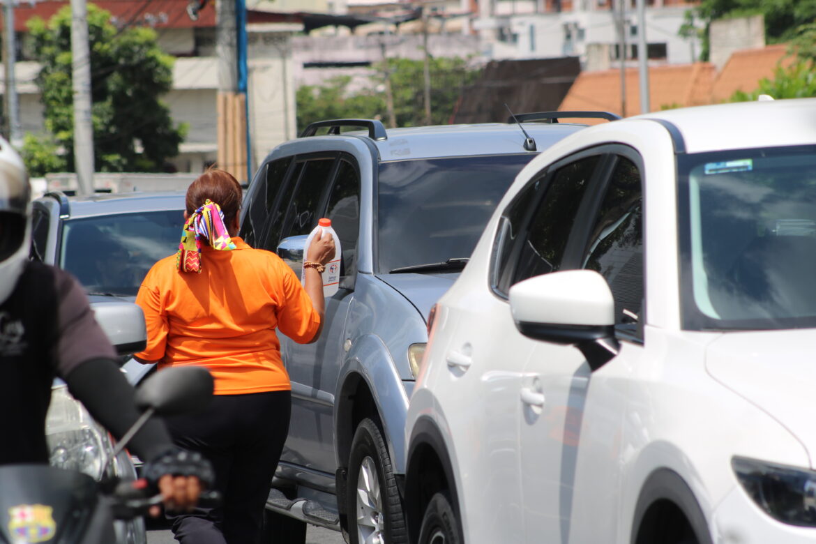 La Marea Naranja sale a las calles para llevar esperanza
