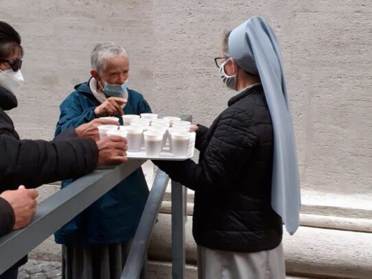 Las duchas de San Pedro: un gesto de dignidad para quienes viven en la calle