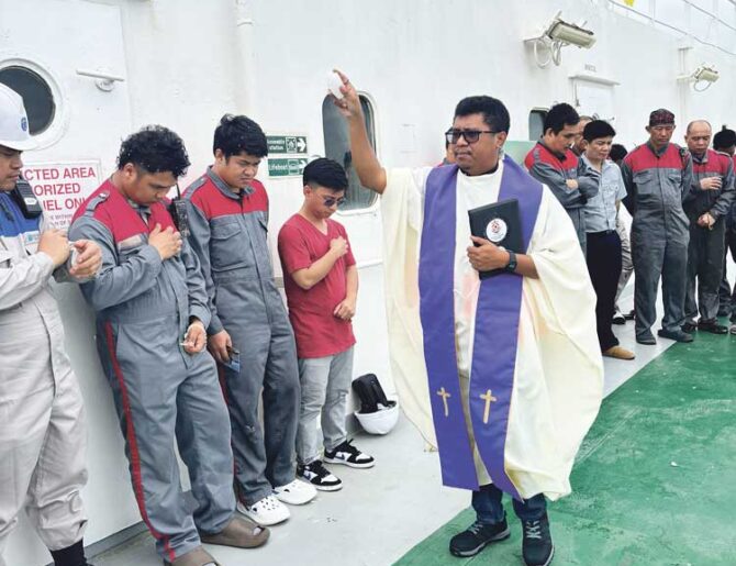 Más allá de los puertos, una Iglesia que navega junto a la gente del mar