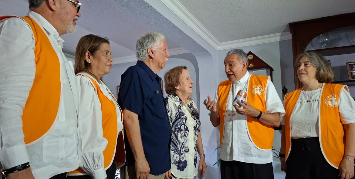 Marea Naranja inicia la distribución de 125 mil alcancías