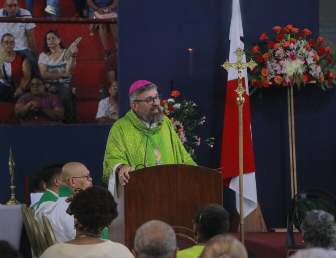 "Colón no se va a arrodillar ante nadie, solo ante Dios”, afirma monseñor Ochogavía