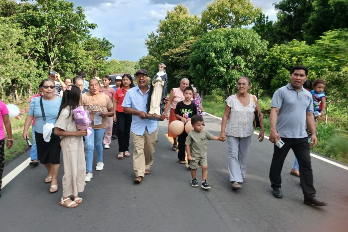 En Calobre, tejen redes de fe y unidad con Santa Rosa de Lima