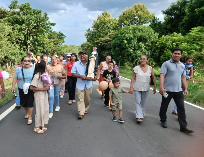 En Calobre, tejen redes de fe y unidad con Santa Rosa de Lima