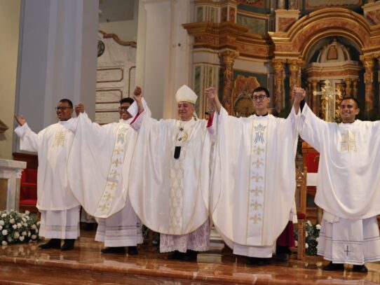 Iglesia de Panamá celebra la ordenación de cuatro nuevos servidores